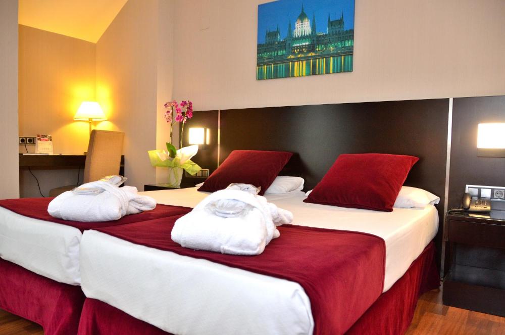 Double or Twin Room interior
